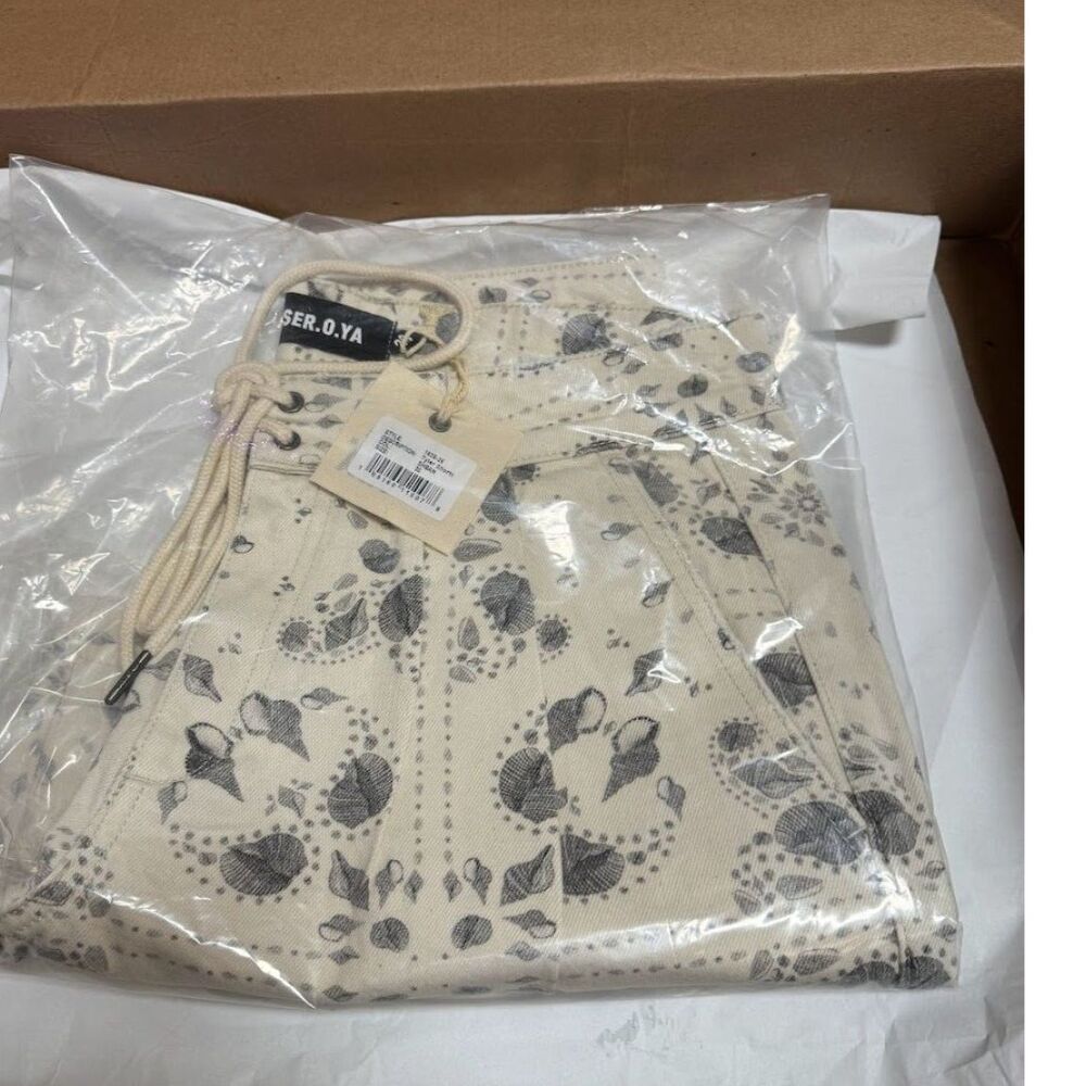 SER.O.YA Tyler Shorts in Shell Bandana